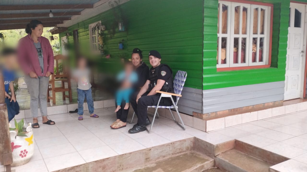 Efectivos de la Policía asistieron a una bebé desvanecida en Oberá