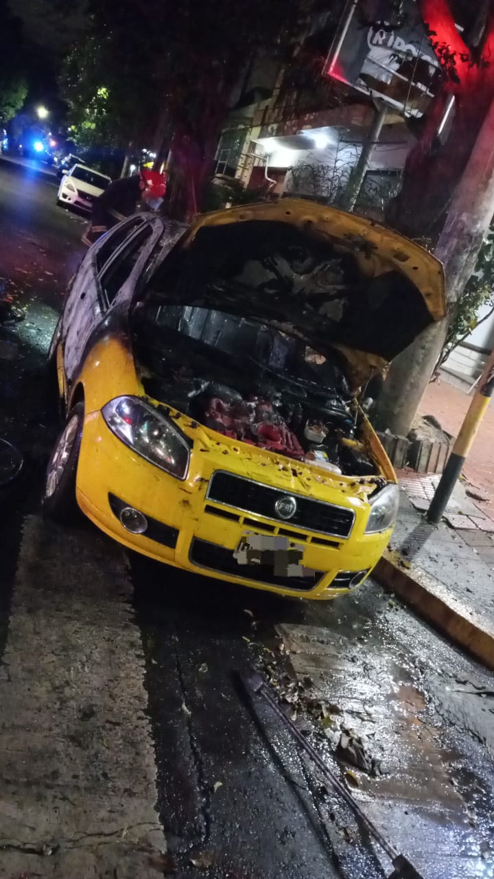 Posadas: detuvieron a un piromaníaco que fue captado incendiando dos autos