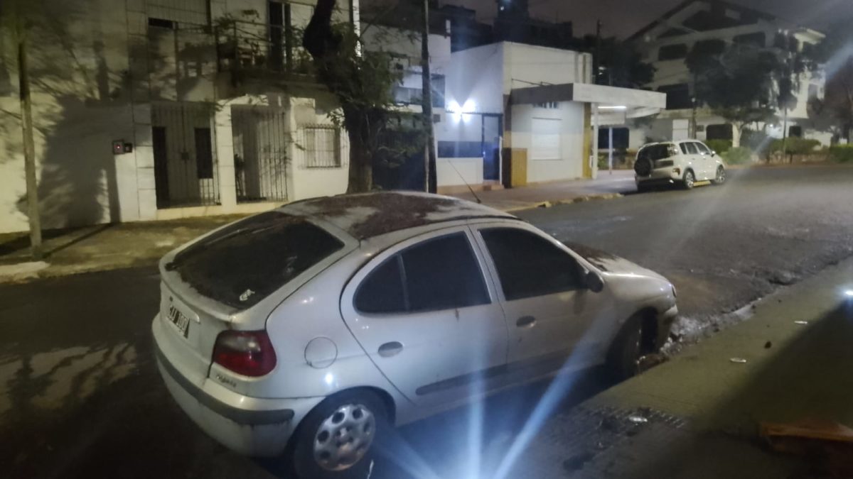 Posadas: detuvieron a un piromaníaco que fue captado incendiando dos autos