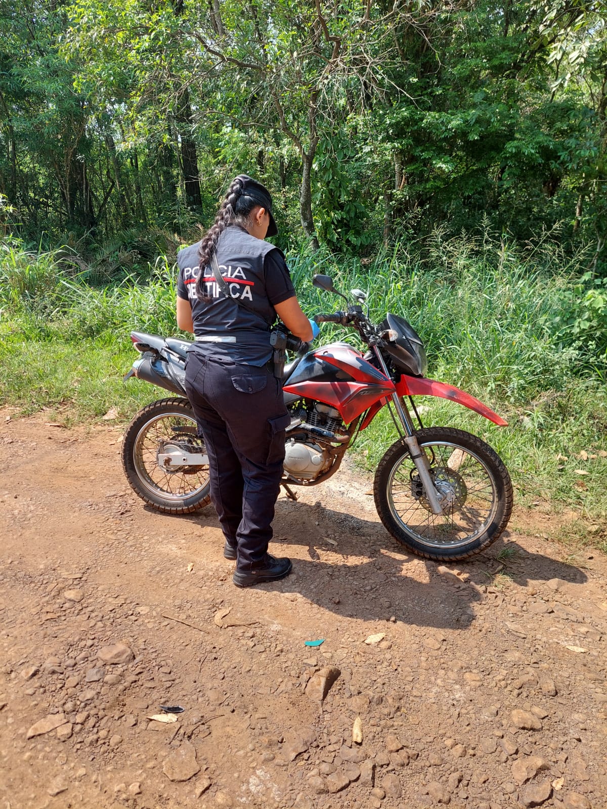 Operativo cerrojo permitió recuperar una camioneta y una moto robadas en Iguazú