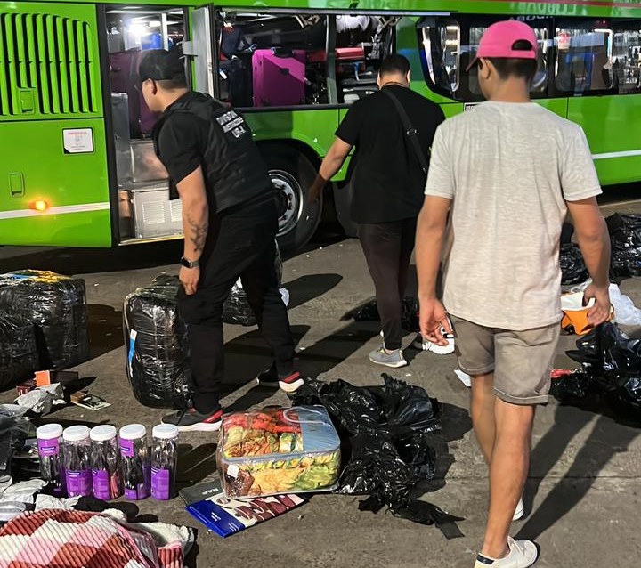 Policías decomisaron mercadería de contrabando en la terminal de ómnibus de Posadas