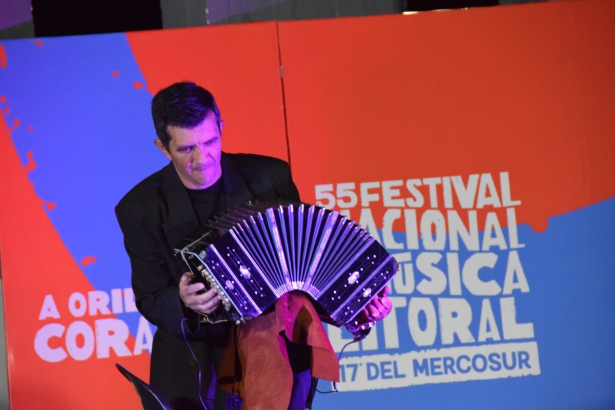 La cultura local y la música del litoral hizo vibrar a Miguel Lanús