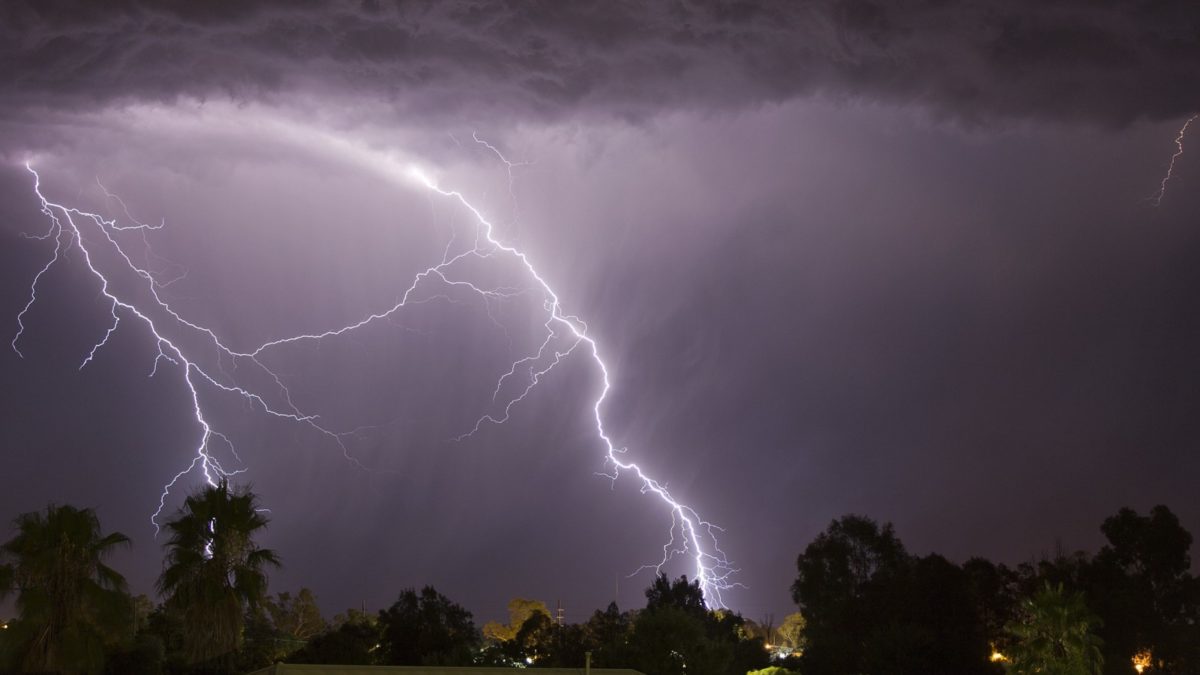 Anticipan la llegada de un frente frío con fuertes tormentas para este jueves