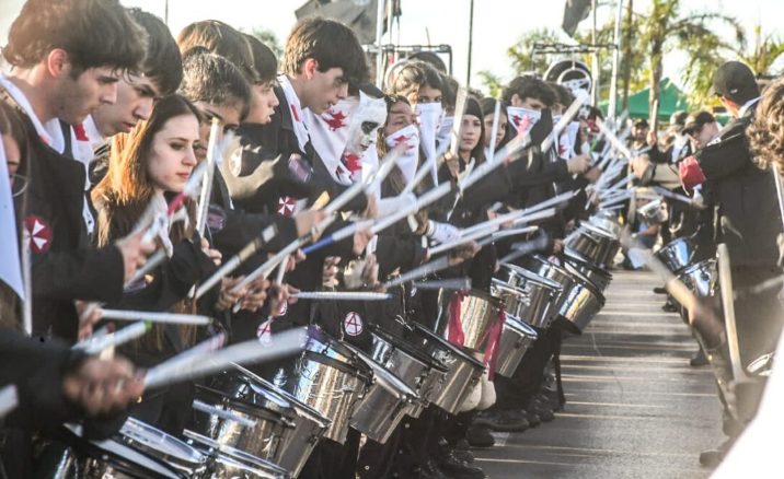 La Estudiantina posadeña vivirá hoy su segunda jornada a todo ritmo y baile