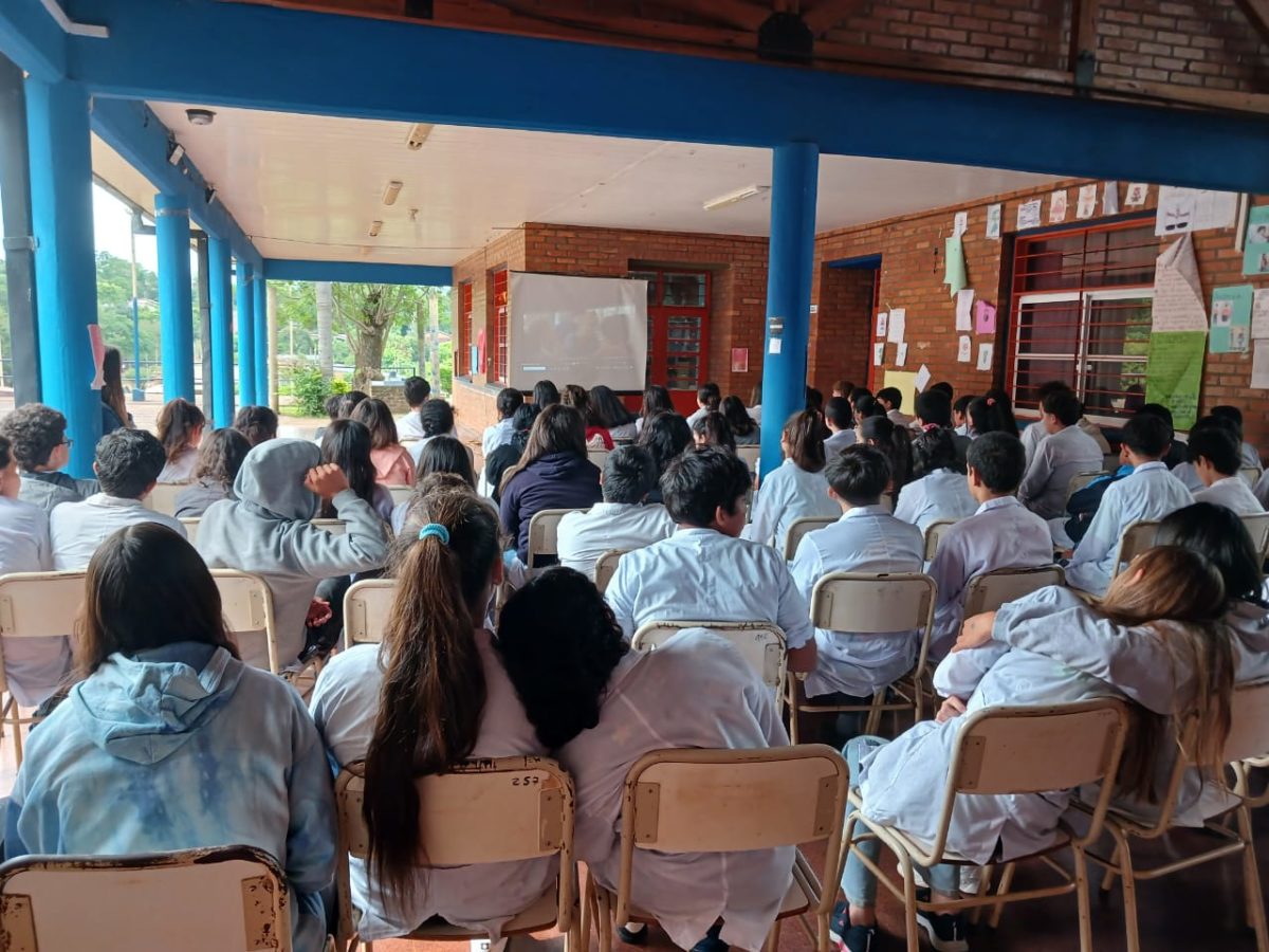Alumnos de Guaraní abordaron la gestión de emociones con el programa Juego Responsable