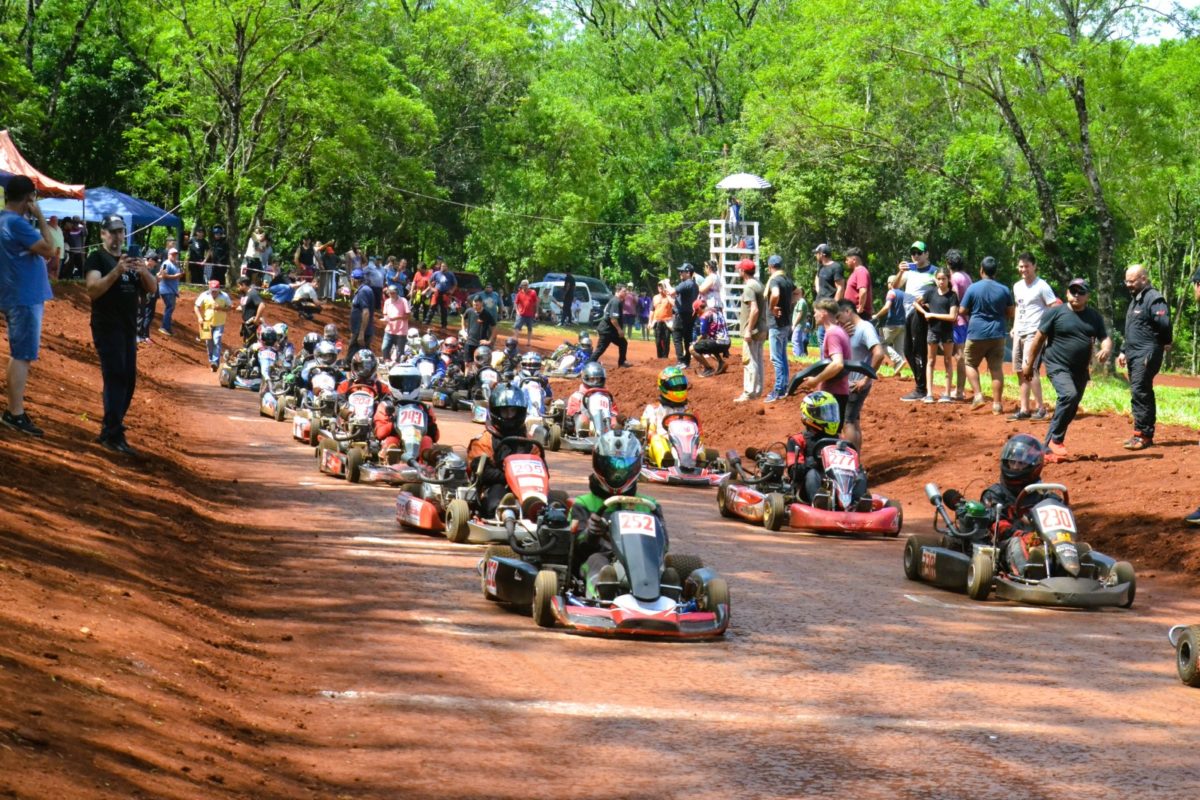 Campo Grande vivio a pleno el Campeonato Misionero de Karting y Motos 1 - 1