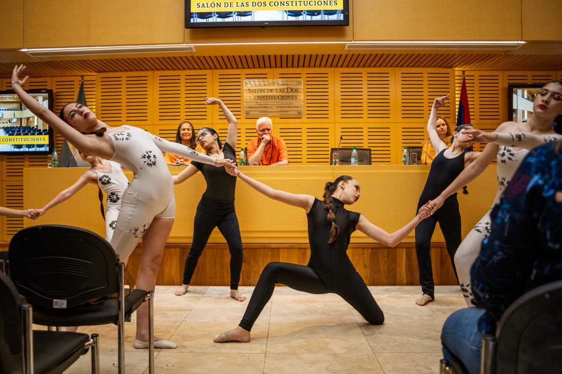 Coloquio de ideas sobre Cultura Holística en la Legislatura misionera