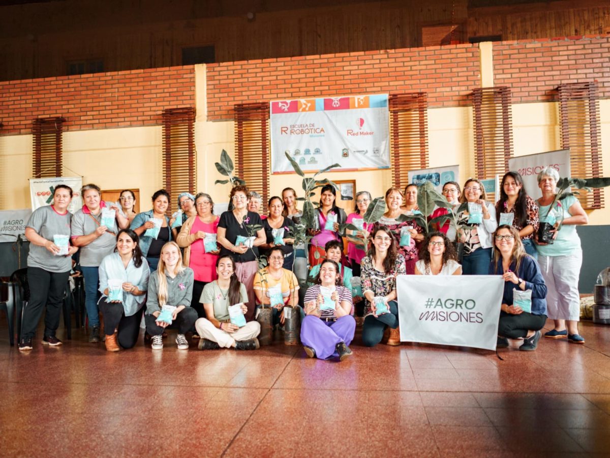 El Gobierno provincial fortalece el sector productivo con entregas de creditos a mujeres rurales 1 - 1