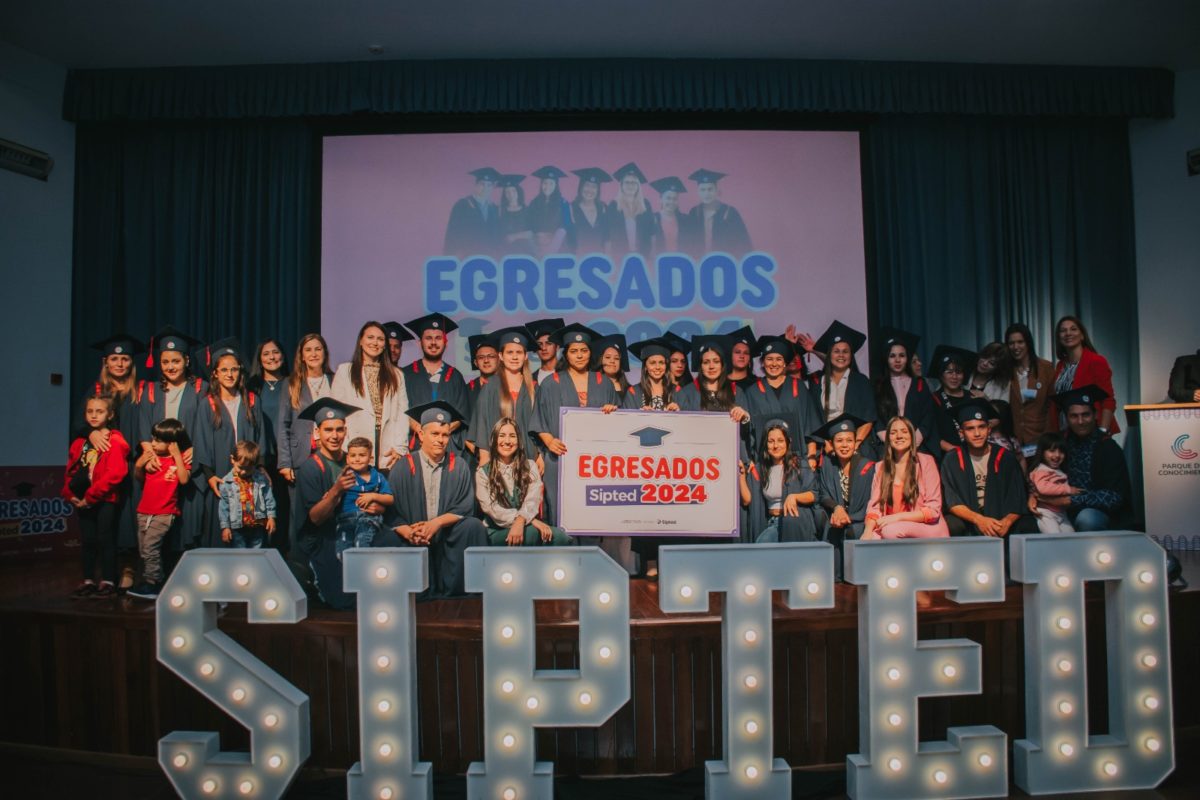 El Sipted celebró su 40° Aniversario con un acto de egresados de más de 350 estudiantes