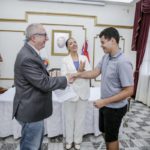 Passalacqua entregó becas "Andrés Guacurarí" a estudiantes de la provincia