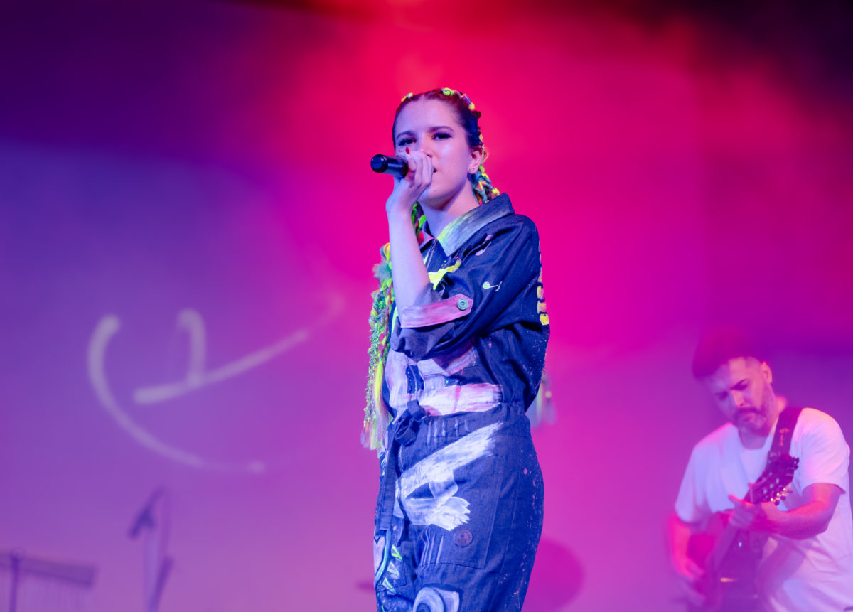 Martu Escalada presenta sus nuevas canciones con intensidad arrolladora