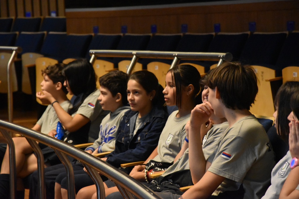 Estudiantes de distintas localidades de Misiones participaron de las visitas guiadas en la Legislatura