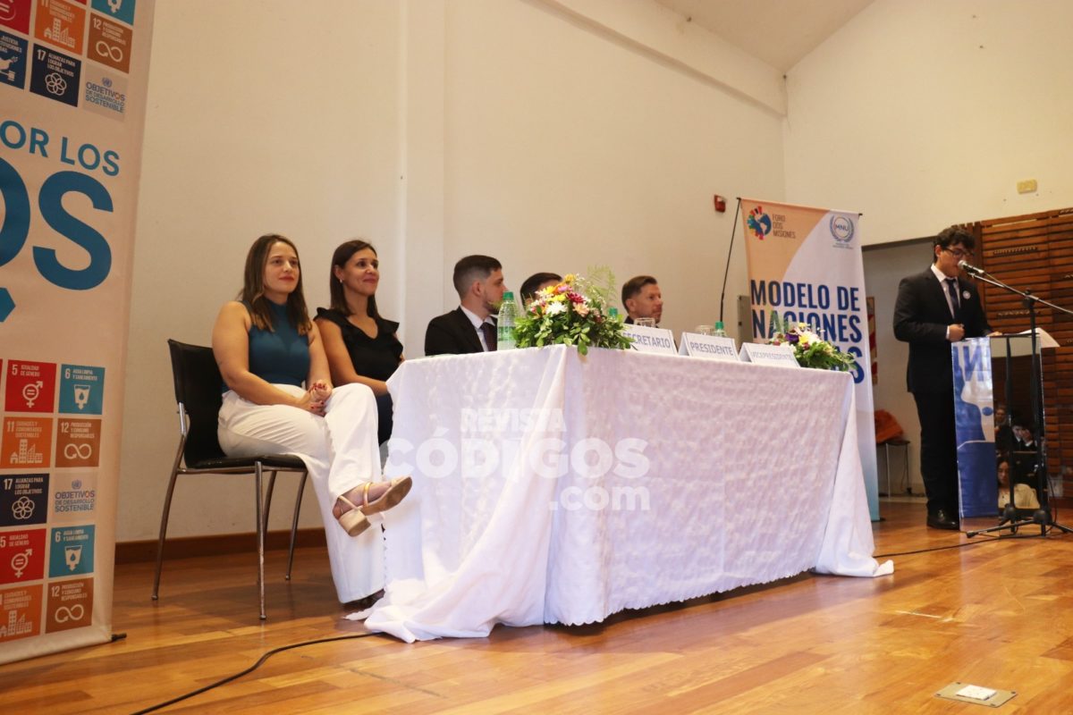 Estudiantes debatieron en una nueva edicion del Modelo Regional de Naciones Unidas en Posadas 10 - 3