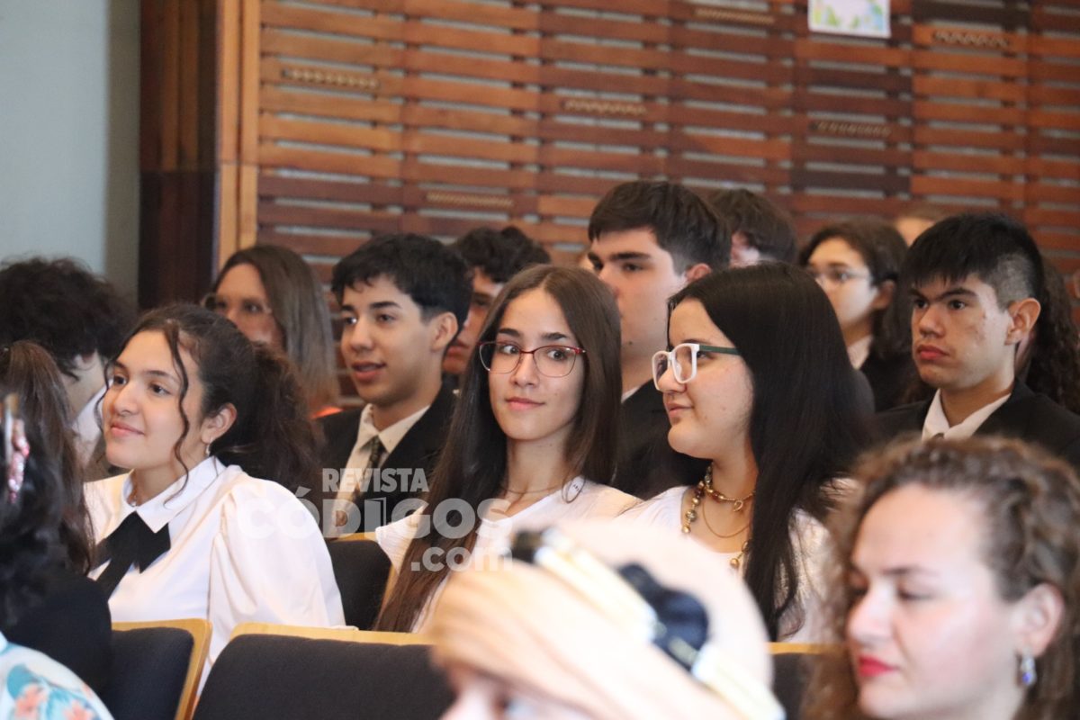 Estudiantes debatieron en una nueva edicion del Modelo Regional de Naciones Unidas en Posadas 3 - 17