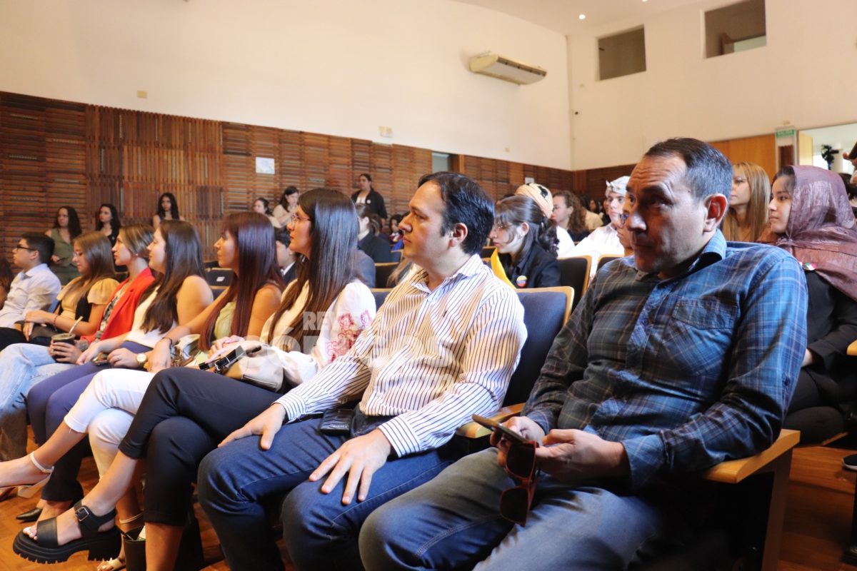 Estudiantes debatieron en una nueva edicion del Modelo Regional de Naciones Unidas en Posadas 5 - 13