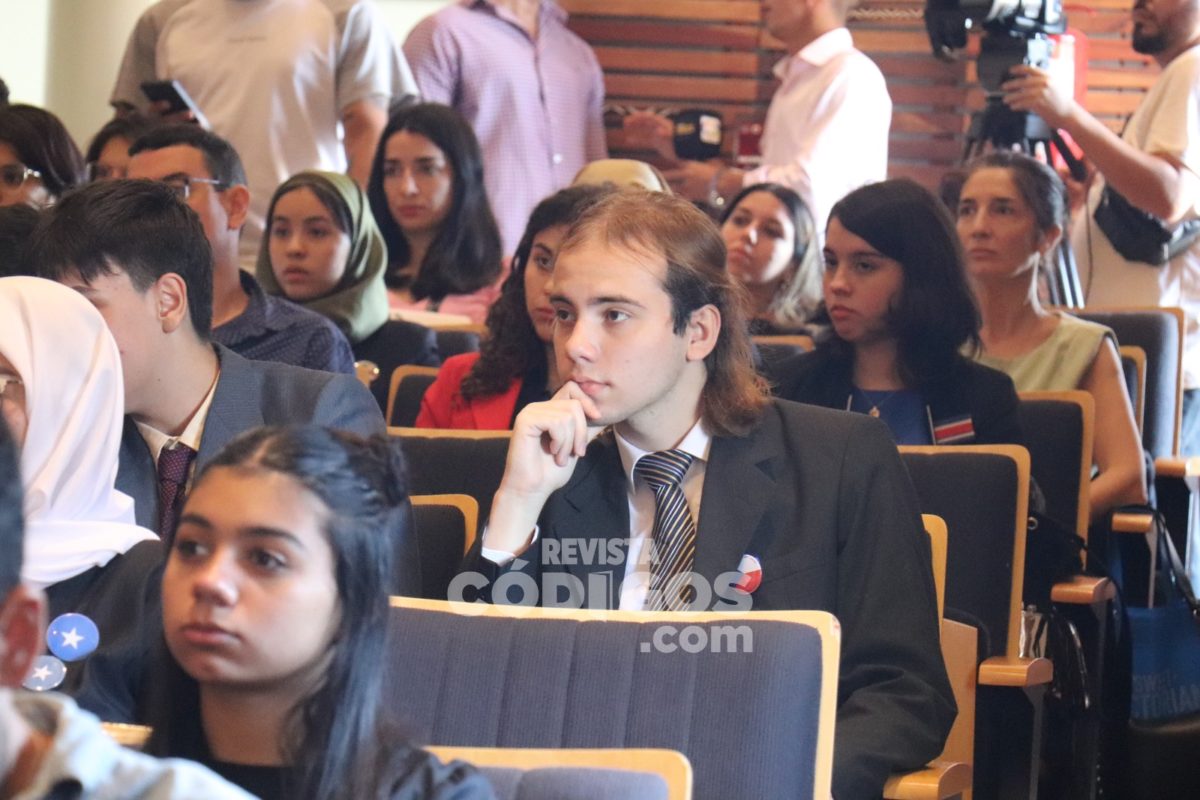 Estudiantes debatieron en una nueva edicion del Modelo Regional de Naciones Unidas en Posadas 7 - 9