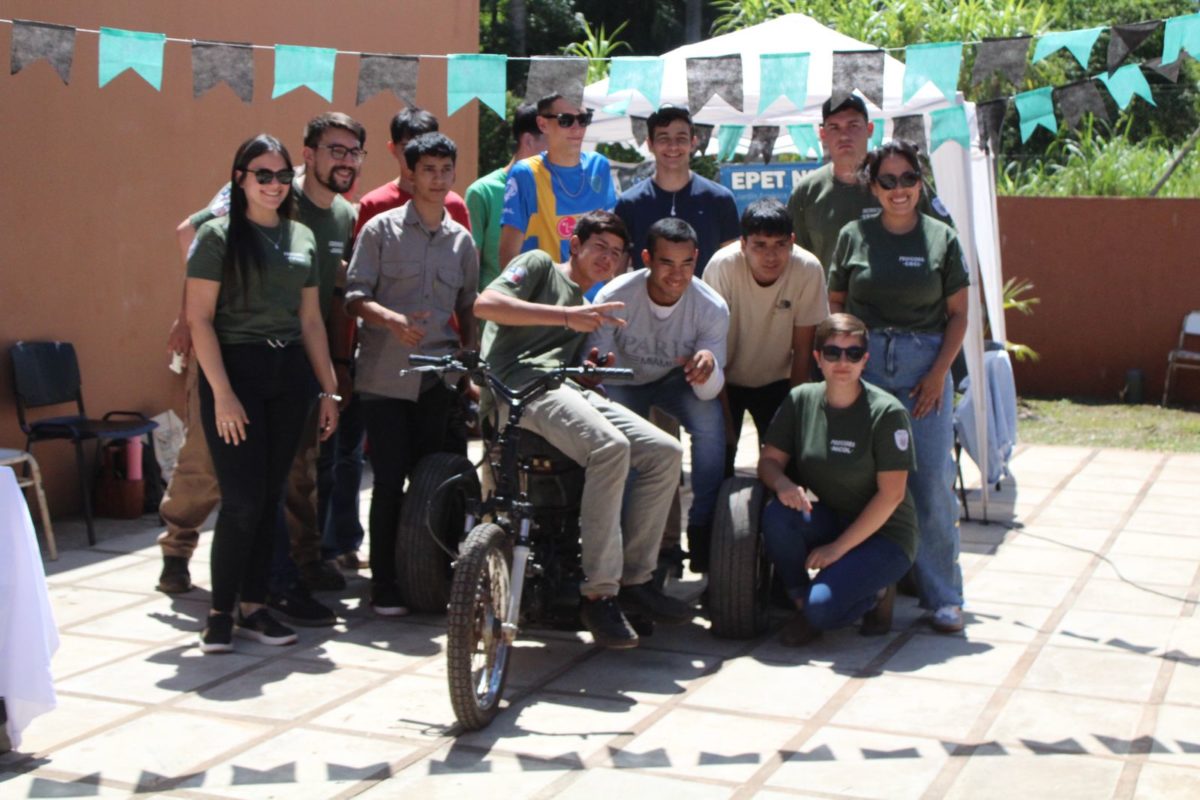 Exitosa primera Expo de Educación Profesional Secundaria y Centros de Formación Profesional Itinerante