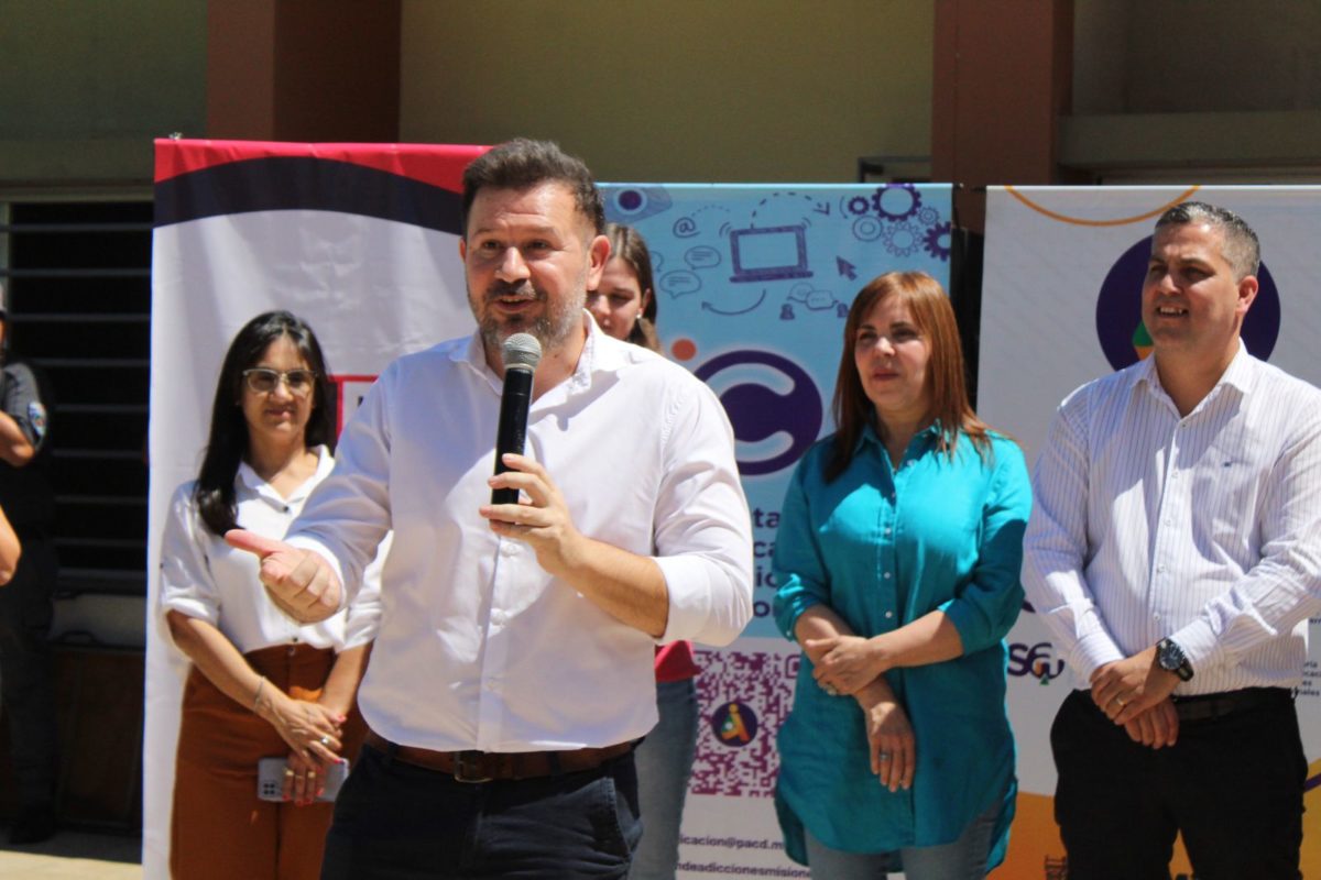 Exitosa primera Expo de Educación Profesional Secundaria y Centros de Formación Profesional Itinerante