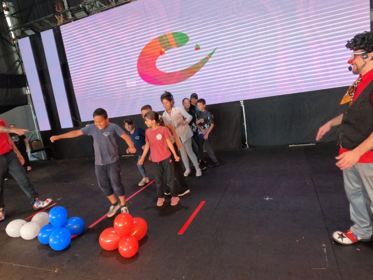 Gurises Felices acercó diversión a la Fiesta de la Madera