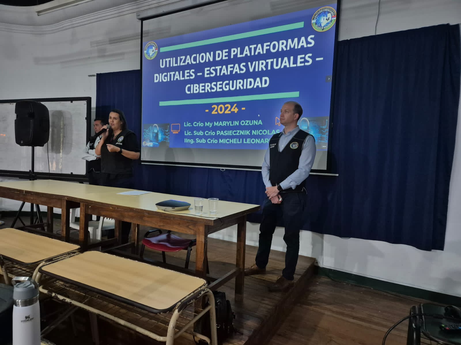 Especialistas capacitaron a estudiantes universitarios sobre ciberseguridad y estafas virtuales en Apóstoles