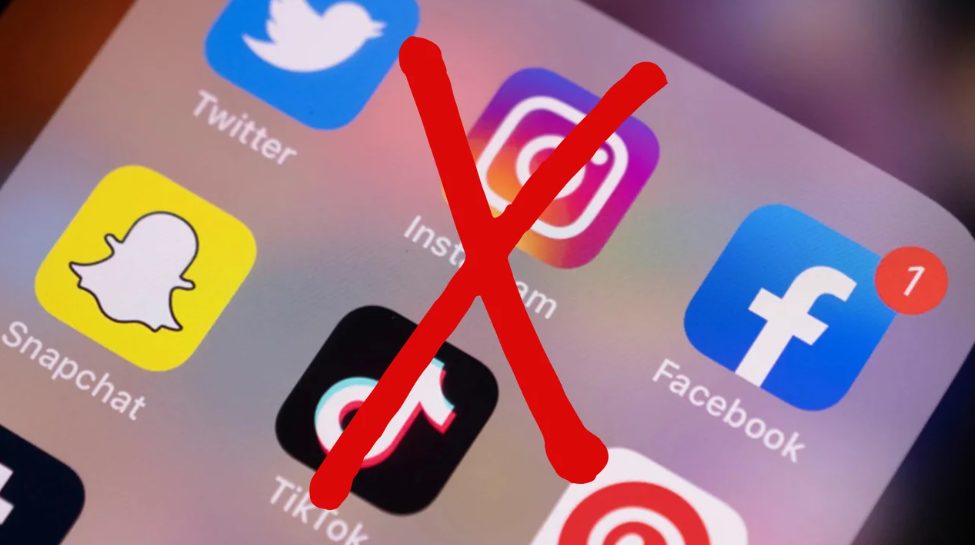 Resolución inédita en Rosario: le bloquearon las redes sociales por no pagar la cuota alimentaria de sus hijos