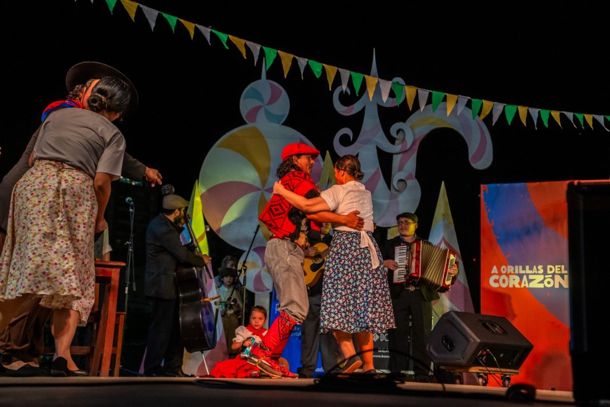 Un centenar de personas disfruto el cierre de los prefestivales en Posadas 4 - 1