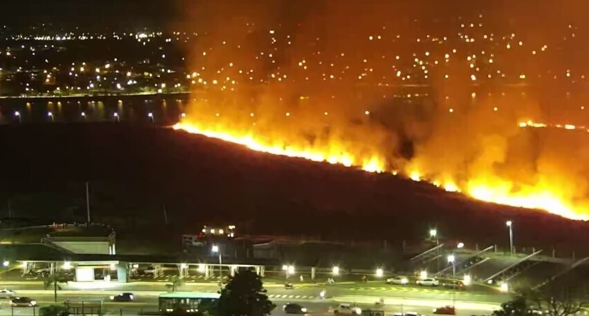 fuego cerca del Silicon