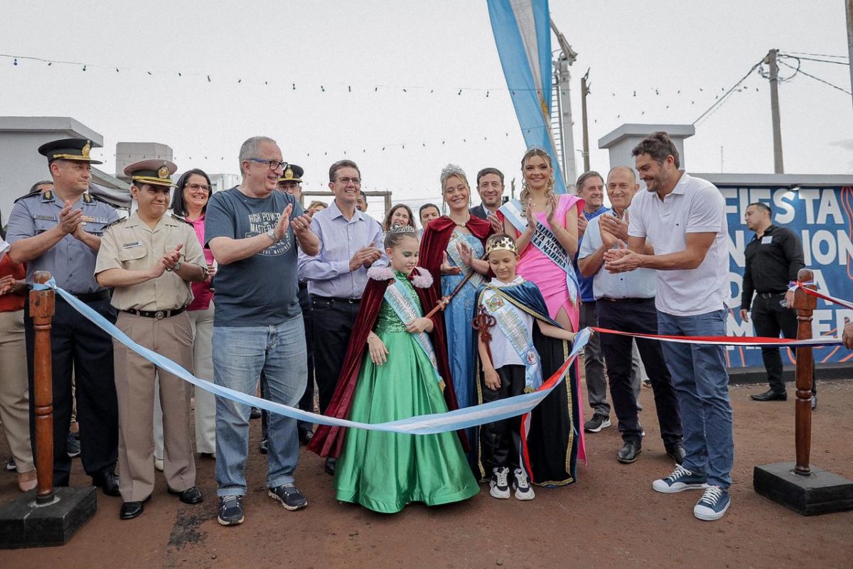 Passalacqua encabezó la inauguración de la 39º edición de la Fiesta Nacional de la Madera en San Vicente