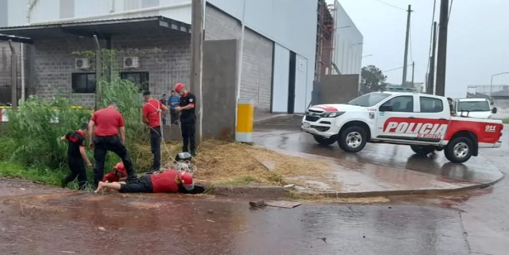 Una mujer perdió la vida tras caer en una boca de tormenta en Garupá