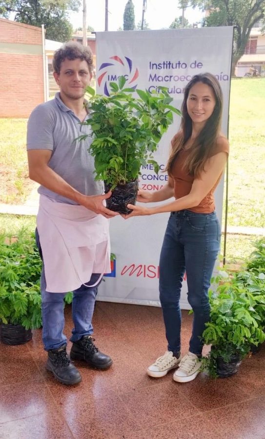 Entregaron plantines nativos en el Mercado Concentrador zonal de Eldorado 1 - 1