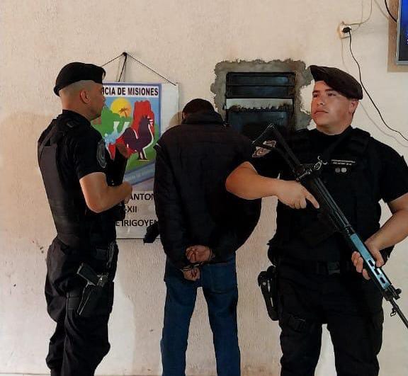 Detuvieron a un motociclista por portación ilegal de arma de fuego en San Antonio