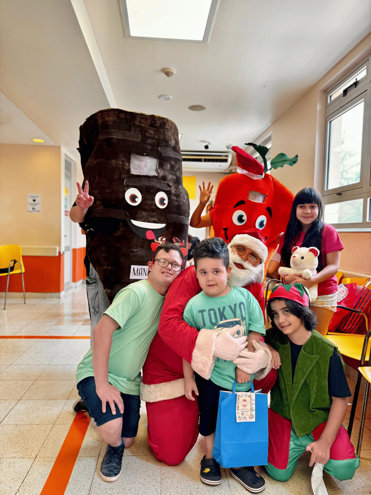 "Una Navidad para Todos", la iniciativa que alegró a niños en el Hospital Pediátrico Fernando Barreyro