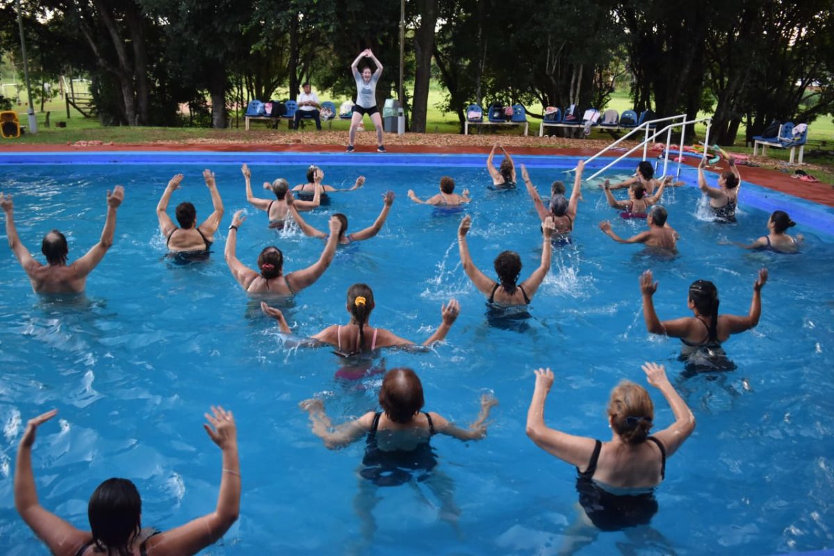 Comenzaron las clases de Aquagym para adultos en la pileta municipal de Montecarlo