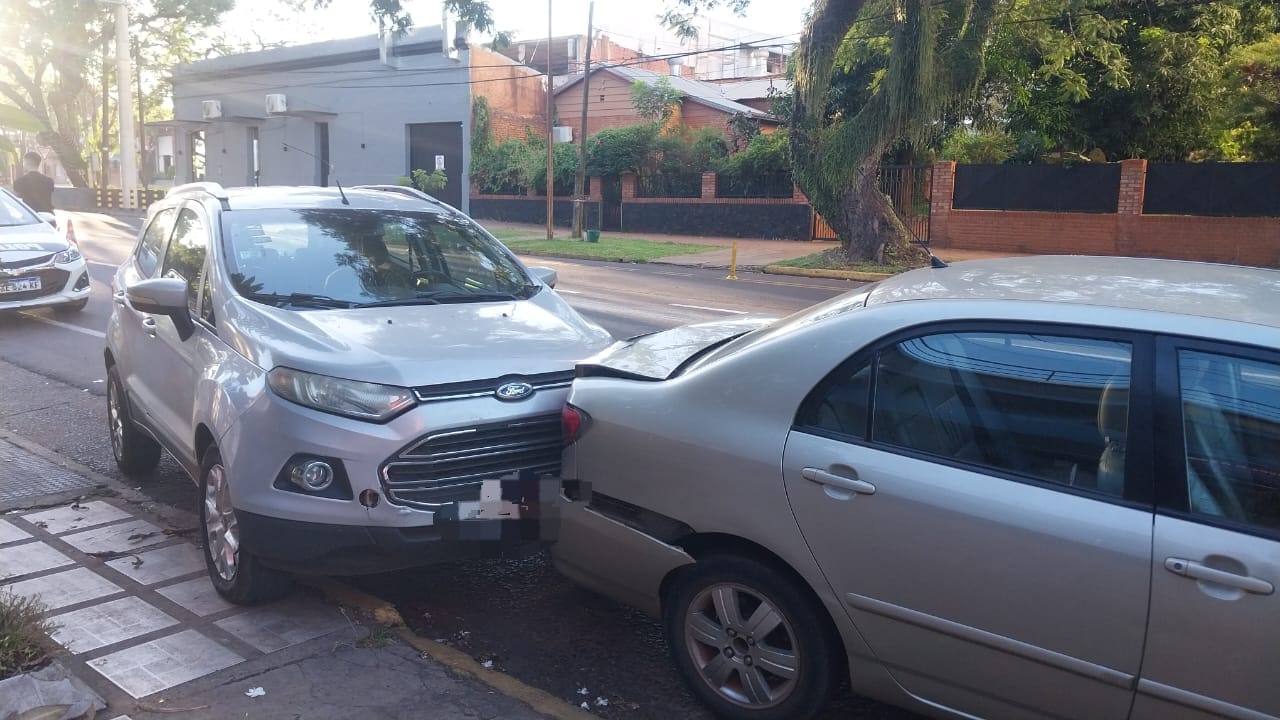 Ubicaron un vehículo que se fugó tras múltiples colisiones