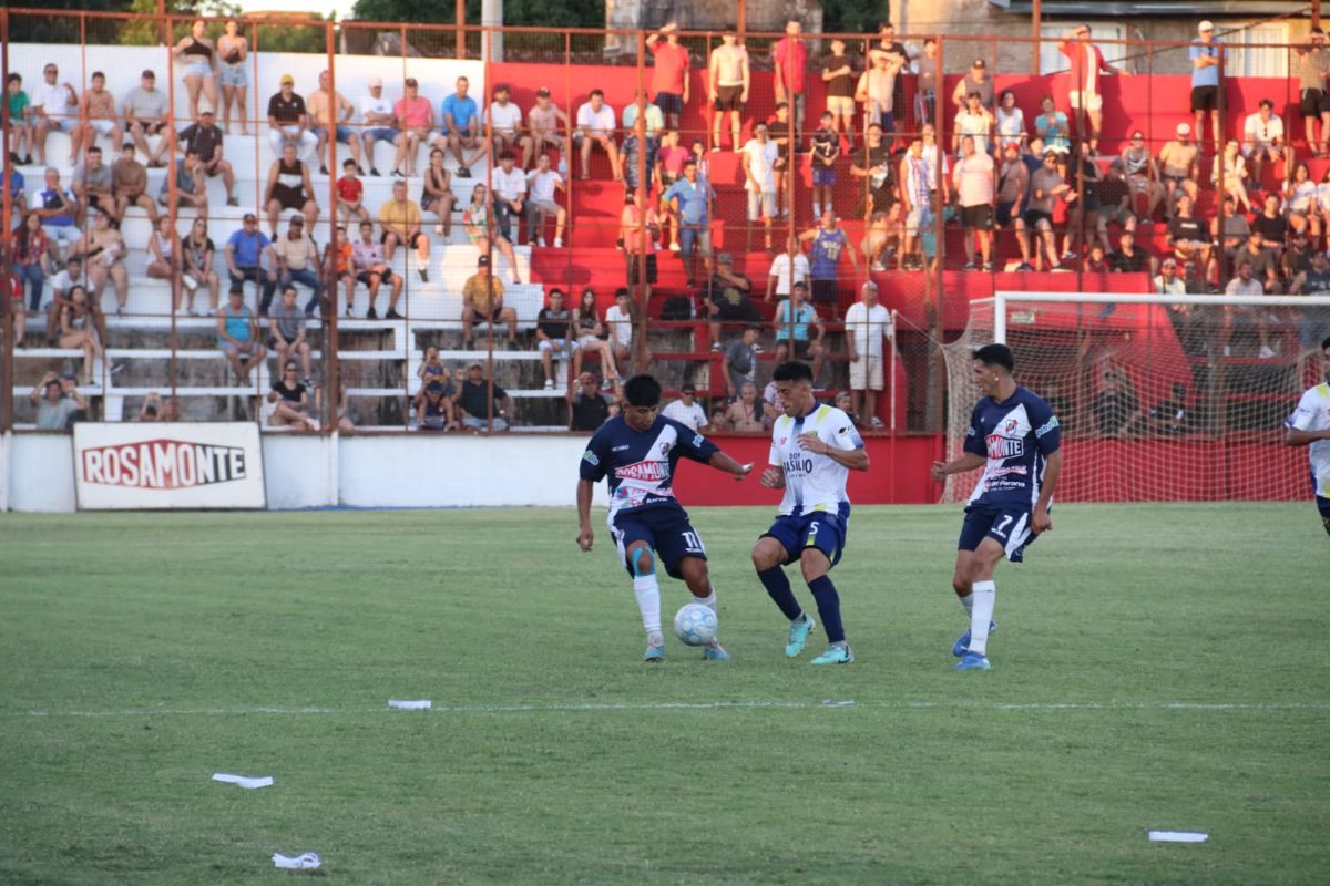 Regional Amateur: Mitre dio el primer golpe en Villa Sarita y se quedó en el clásico