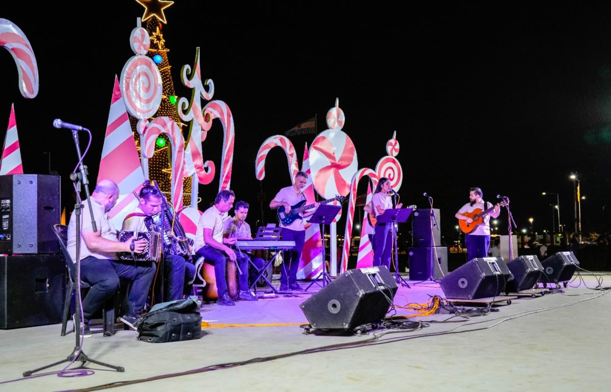 Posadas vivió a pleno una noche de música y danza en el Parque de las Fiestas