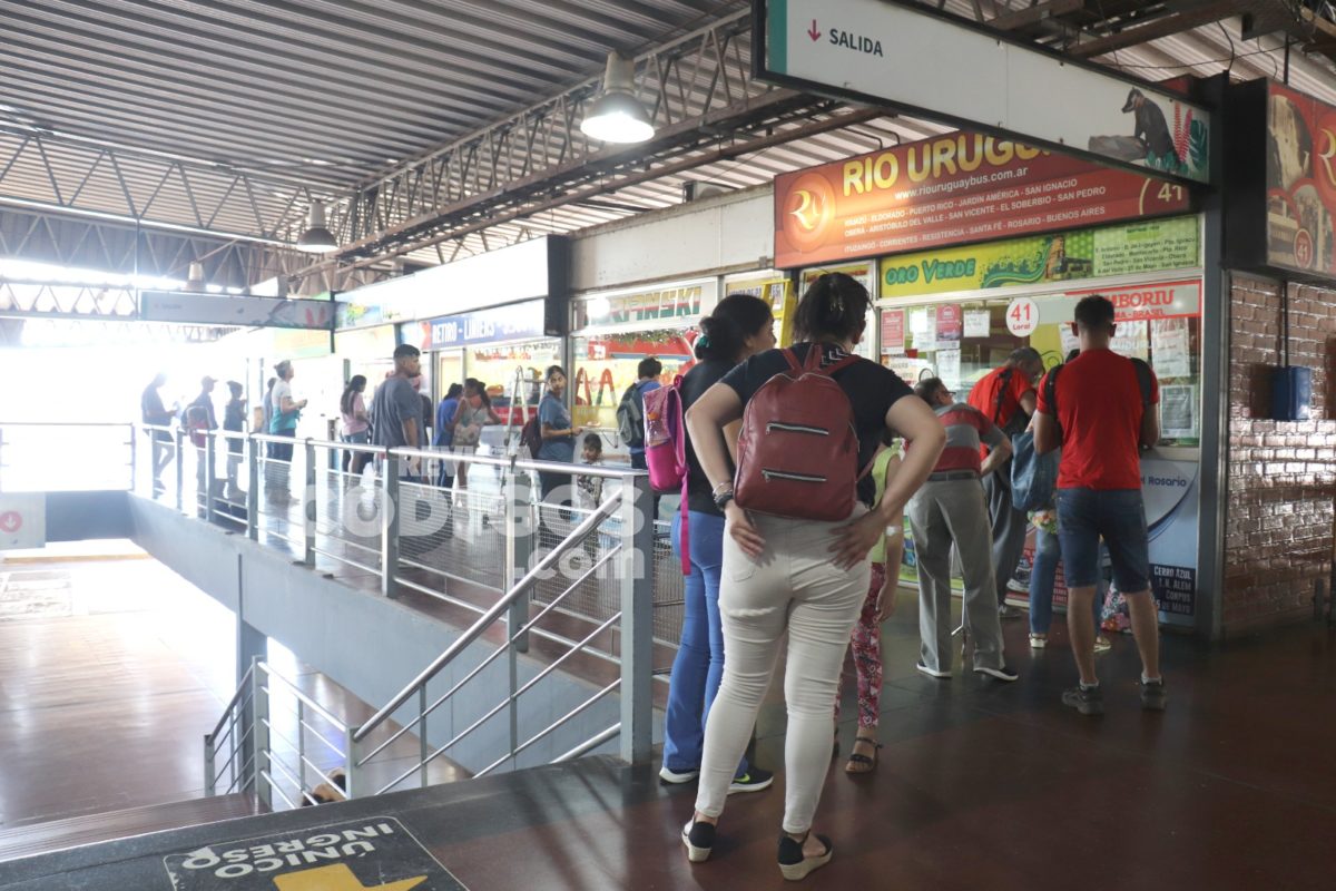 La Terminal de Posadas presenta un intenso movimiento y esperan un "pico de demanda" en enero