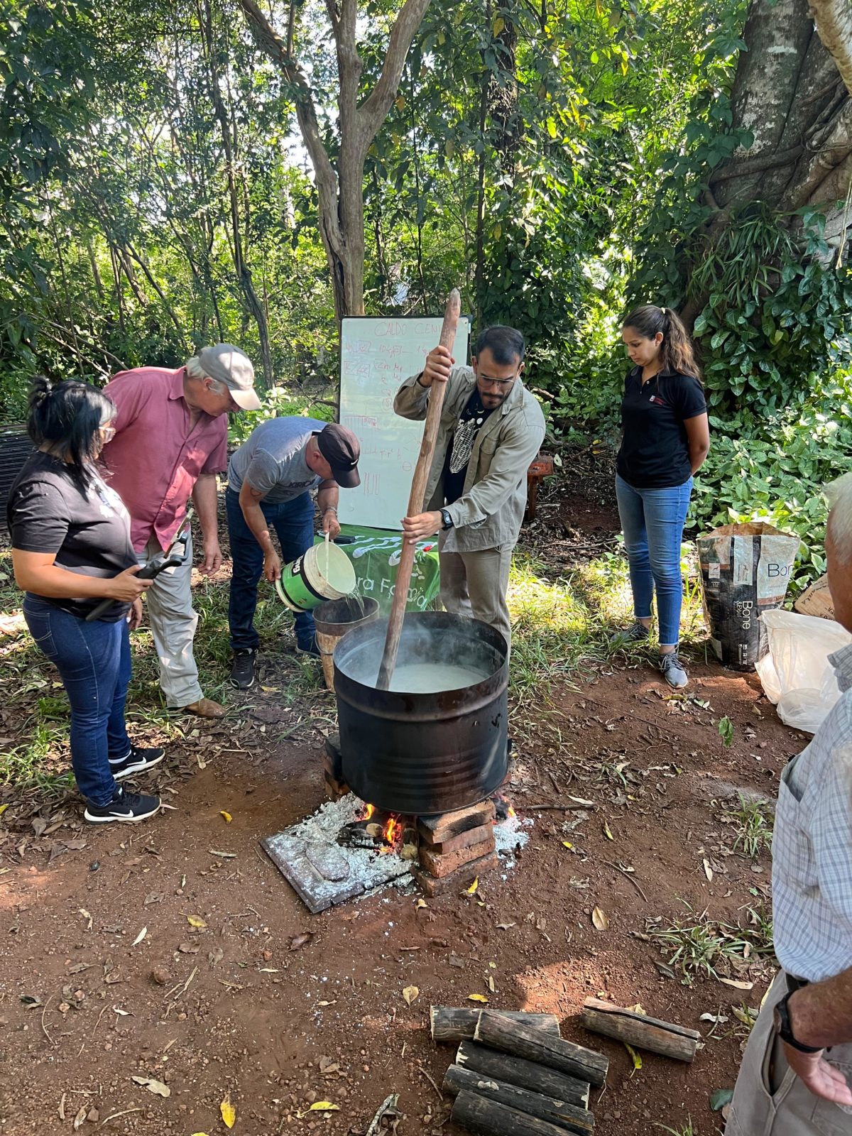 Fortalecen prácticas agroecológicas en Los Helechos para una agricultura sostenible