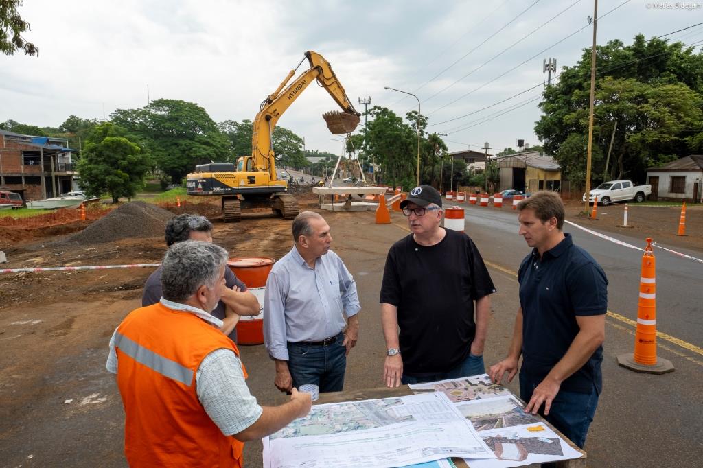 Vialidad ejecuta importantes obras hidráulicas para el soterramiento de la avenida Quaranta