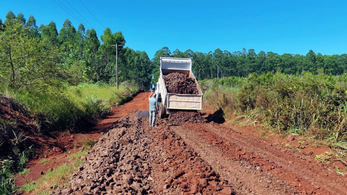 Montecarlo mejora la conectividad rural con obras viales claves