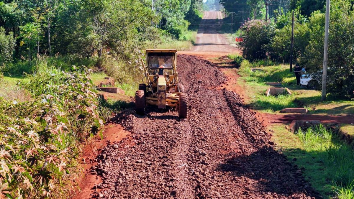 Montecarlo mejora la conectividad rural con obras viales claves