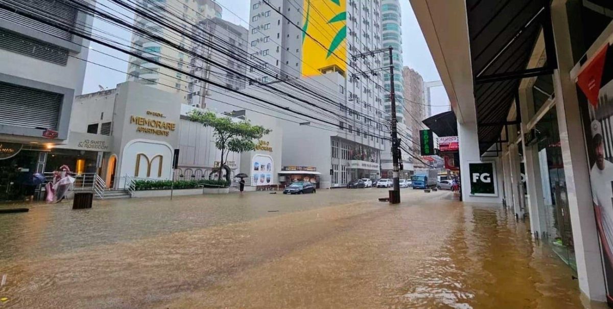 El sur de Brasil continúa afectado por las inundaciones con rutas bloquedas y problemas para circular