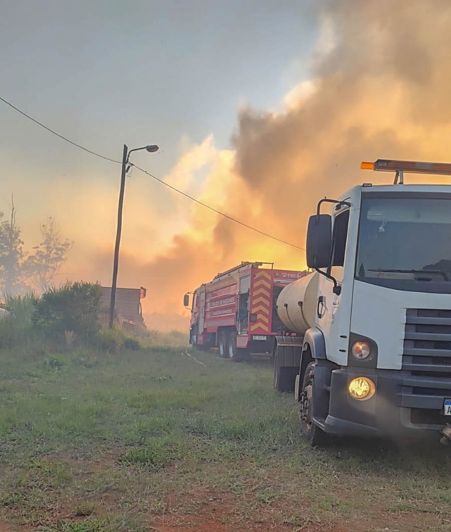 Despliegan operativos en Posadas ante la emergencia por incendios