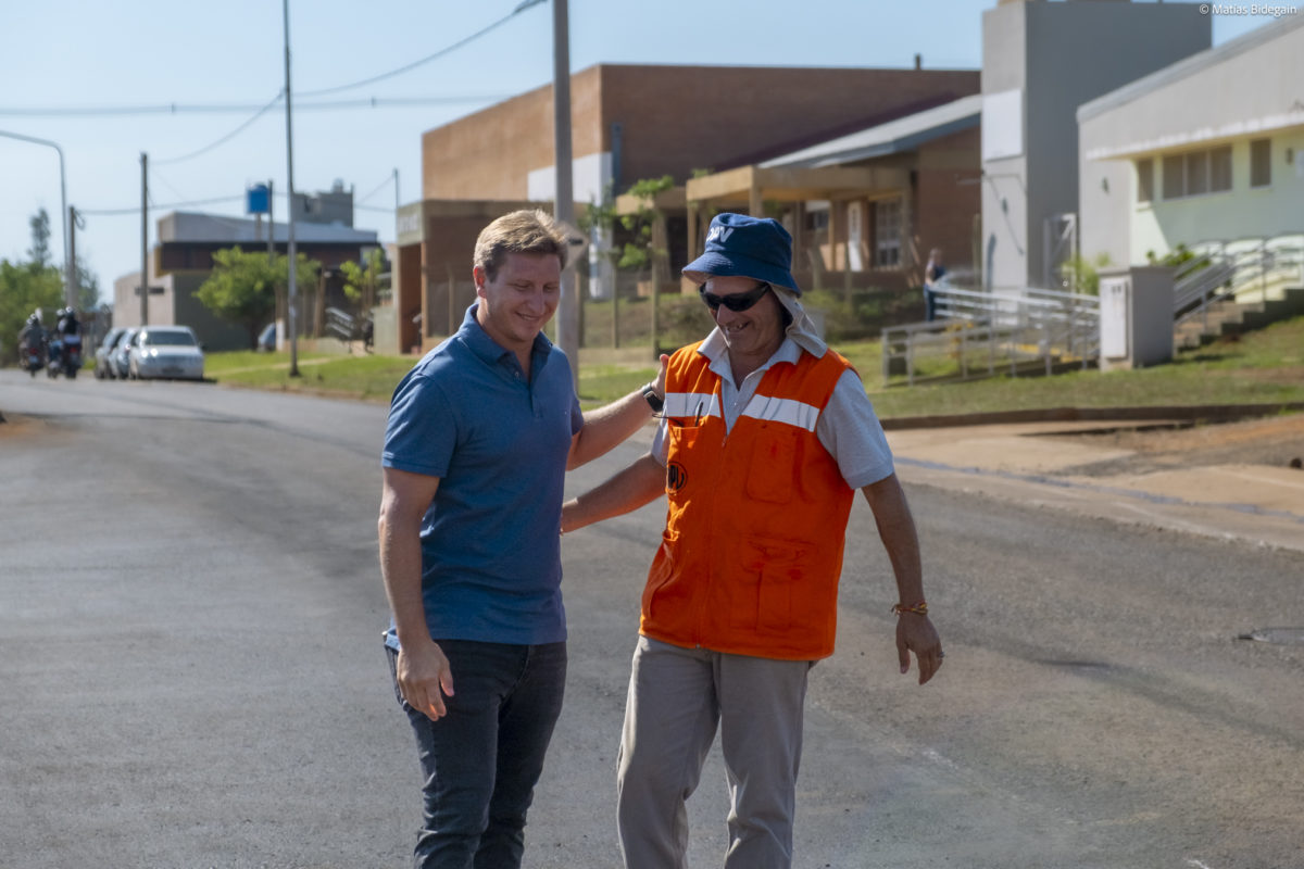 Posadas: pavimentan calles en zona del Hipódromo de Itaembé Guazú