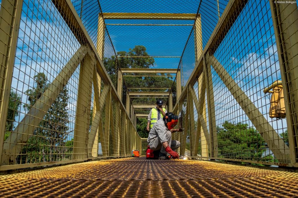 Travesía Urbana Posadas: refuerzan la seguridad y accesibilidad del puente peatonal en El Zaimán