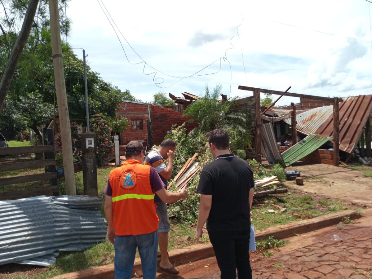 El Gobierno provincial asistió a casi 200 familias damnificadas tras el temporal en Alem