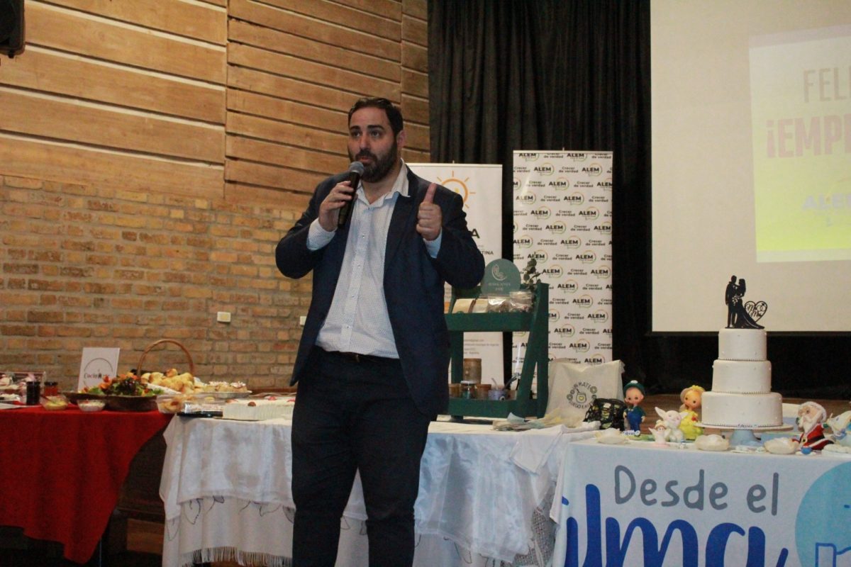 Inicia en Alem la segunda cohorte de la escuela de negocios este miercoles 3 - 1