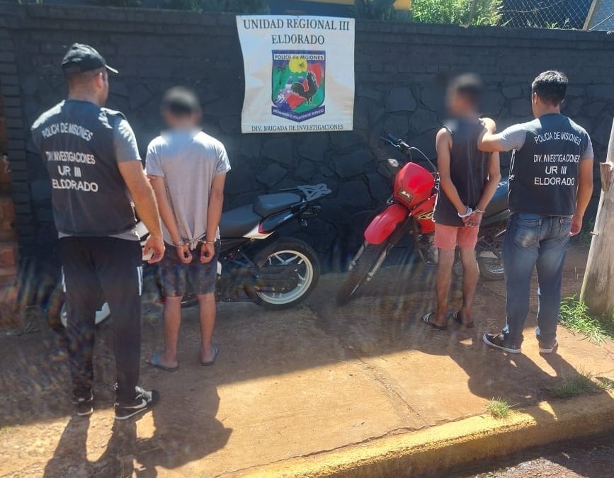 Realizaban enduro con motos robadas en Buenos Aires y fueron detenidos en Eldorado imagen-6