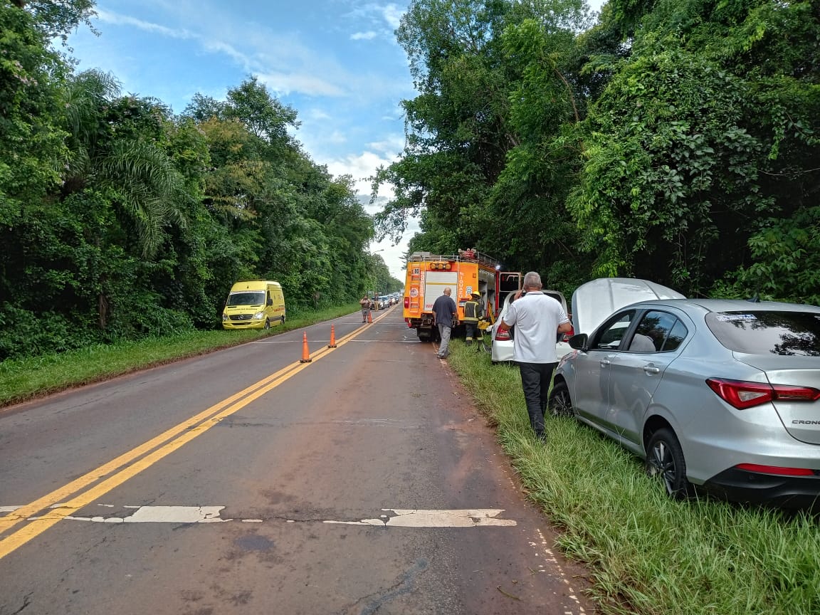 Rápida intervención de bomberos en un accidente sobre ruta nacional 12, en Iguazú: sin víctimas