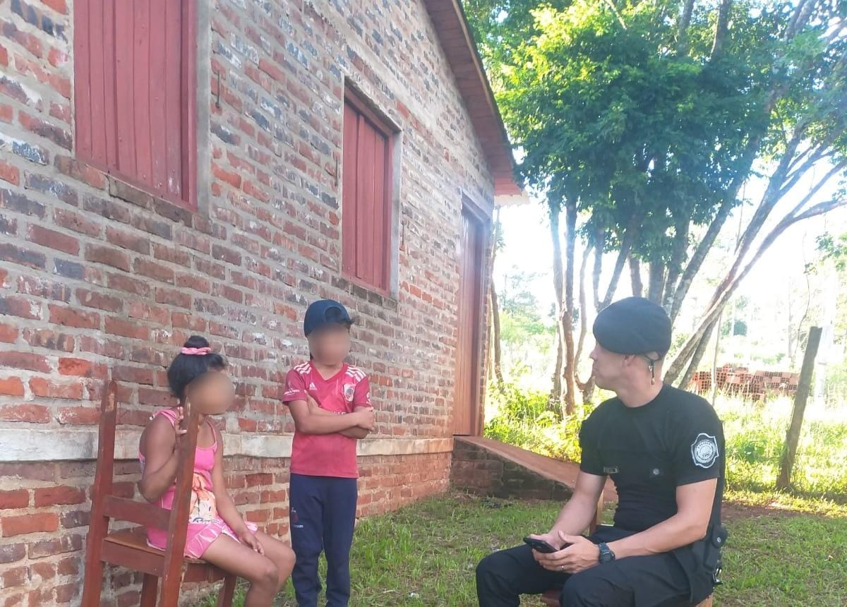 Rescataron a dos niños que estaban solos en su casa sin agua ni comida en Oberá imagen-6